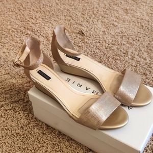 Alex Marie gold toned shoes size 9